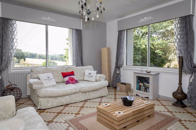 S Cottage lounge
